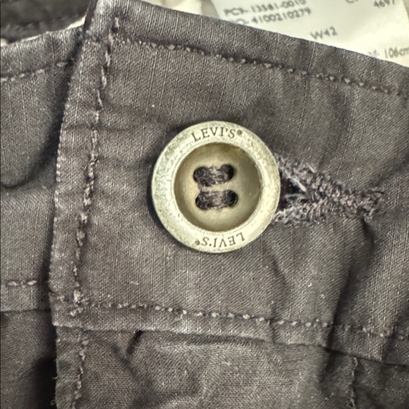 Levi’s Black Snap Cargo Shorts W42 Style 135810010 - Picture 5 of 5